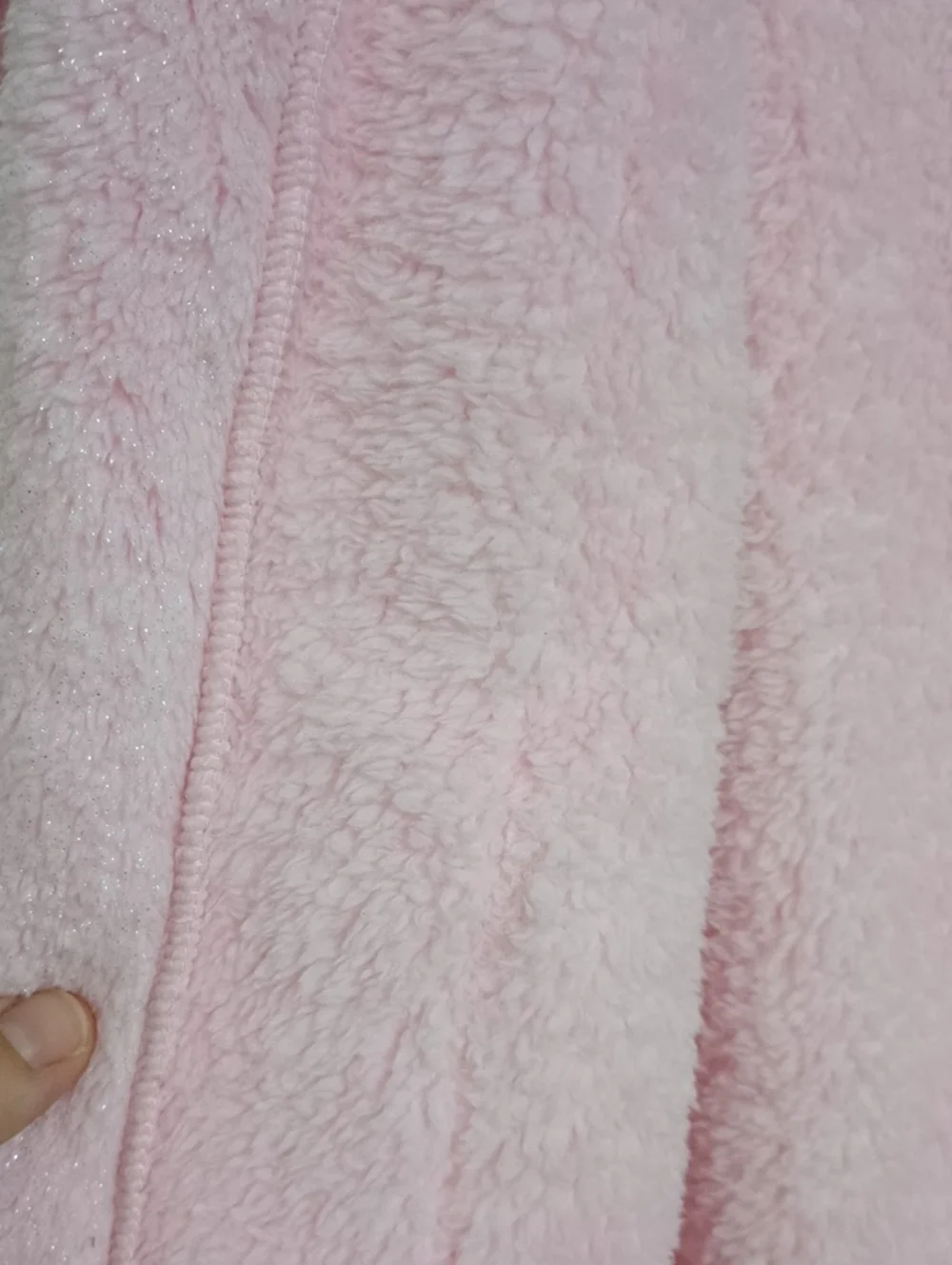 #.  NWT Gymboree Girl Bath Robe. Size: L(10-14)